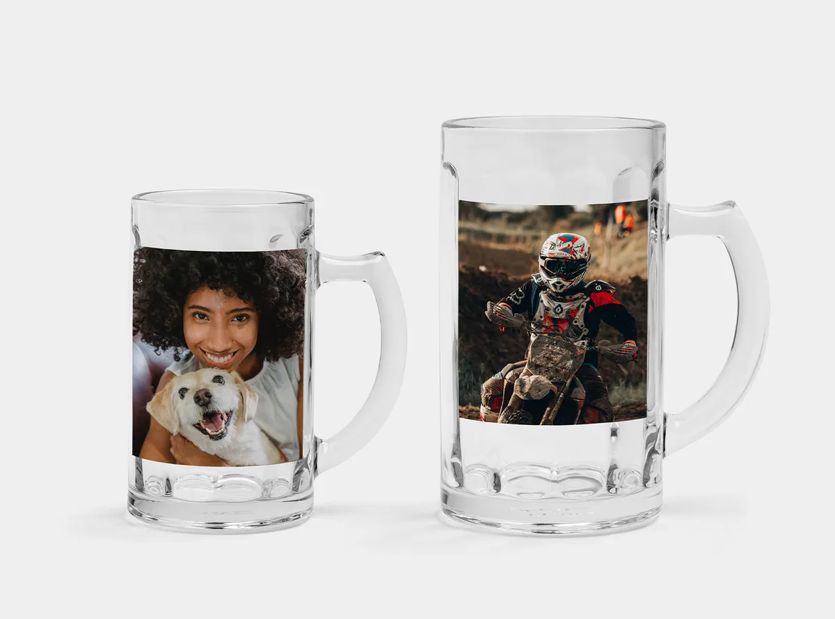Bierglas mit Foto von Frau mit Hund und einem Motorradfahrer