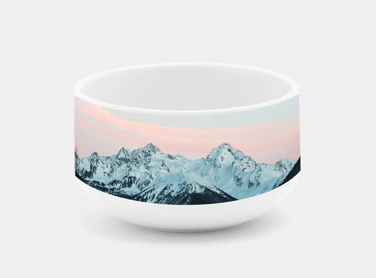 Müslischale mit Foto eines Bergpanoramas